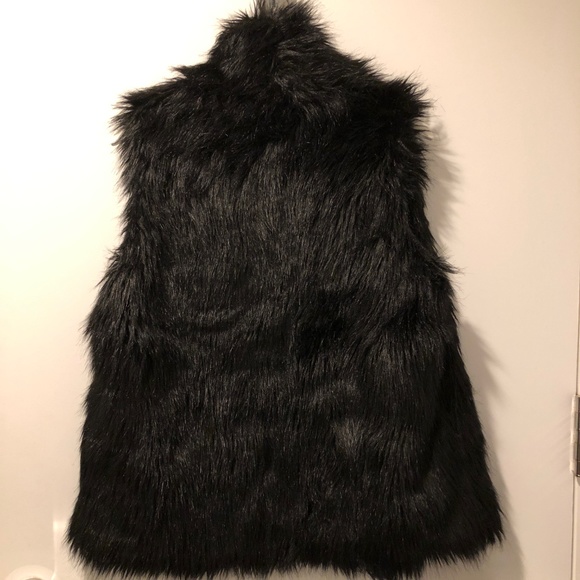 Women's Vest - Picture 3 of 5